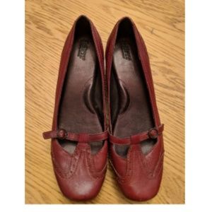 Women's Red "Born" Leather Kitten Heels Size 8.5